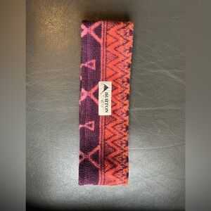 Never worn BURTON ember fleece ear warmer